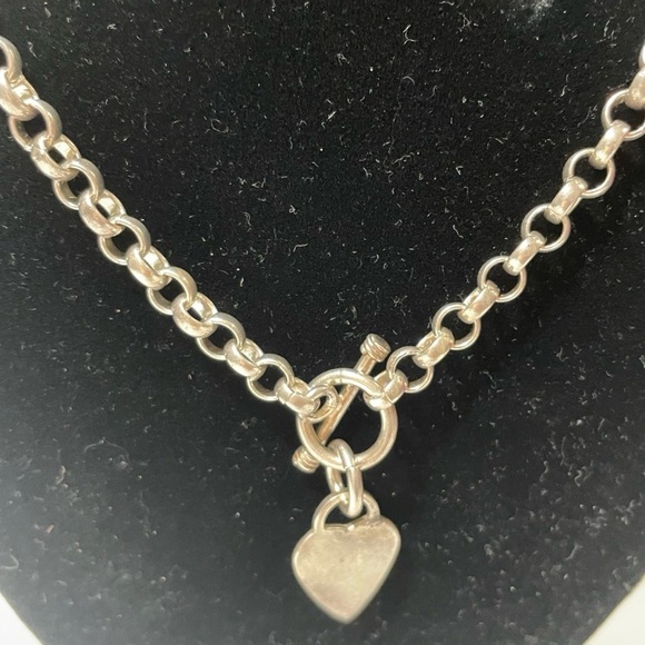 Jewelry - Elegant Silver Heart Pendant Necklace
